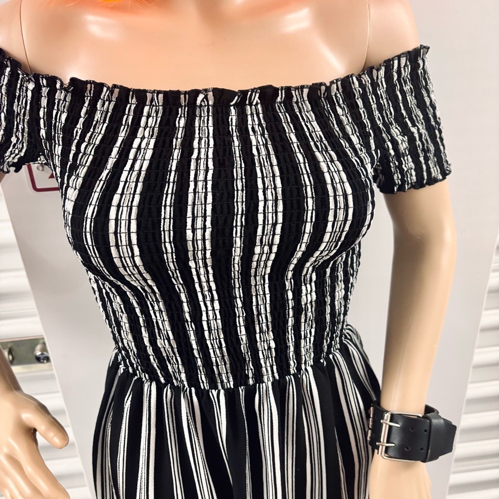 Universal Thread Black and White Striped Jumpsuit with ruched bodice - Picture 3 of 6